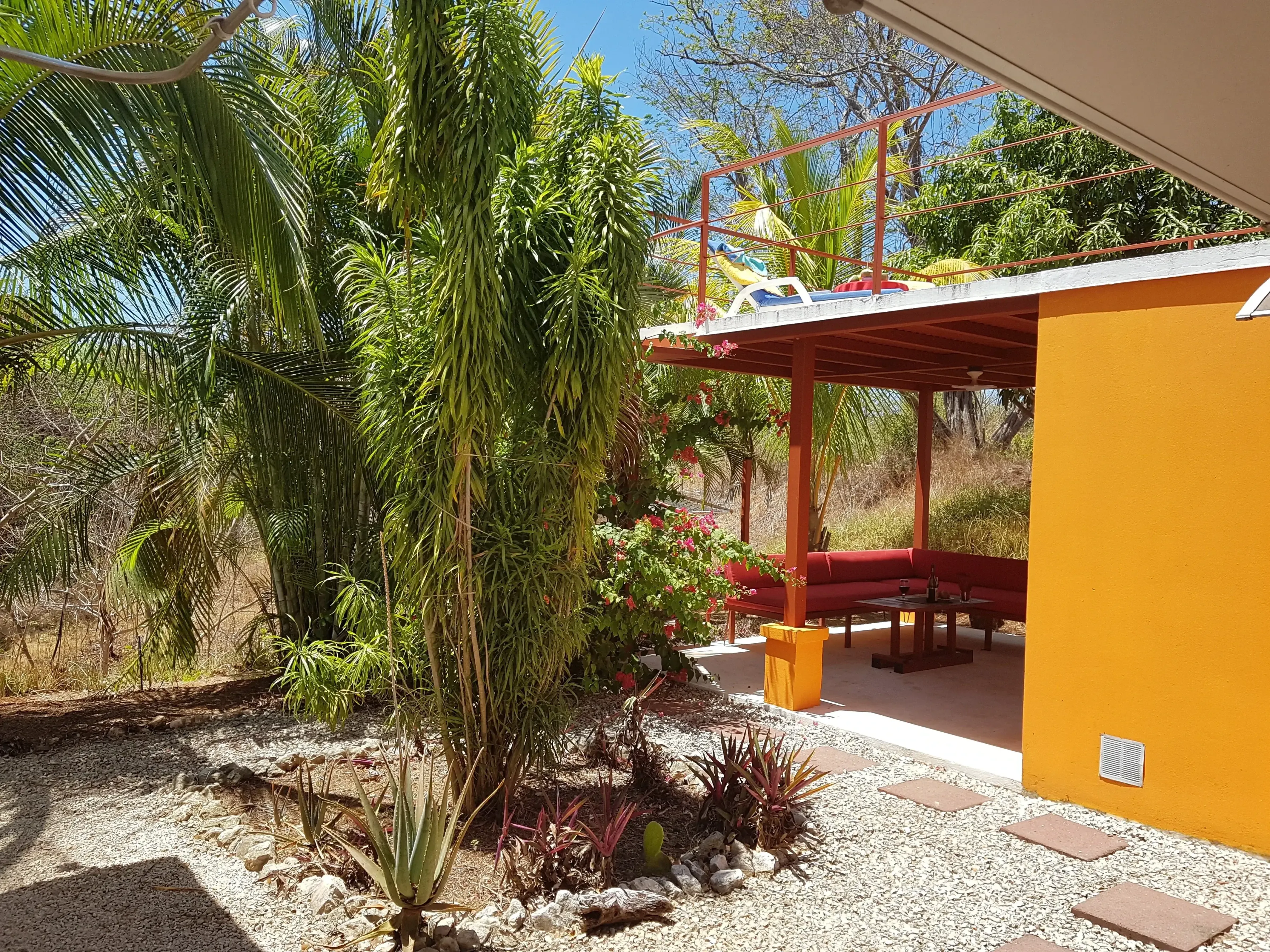 Main residence on 5,000 m² estate in Playa Lagarto